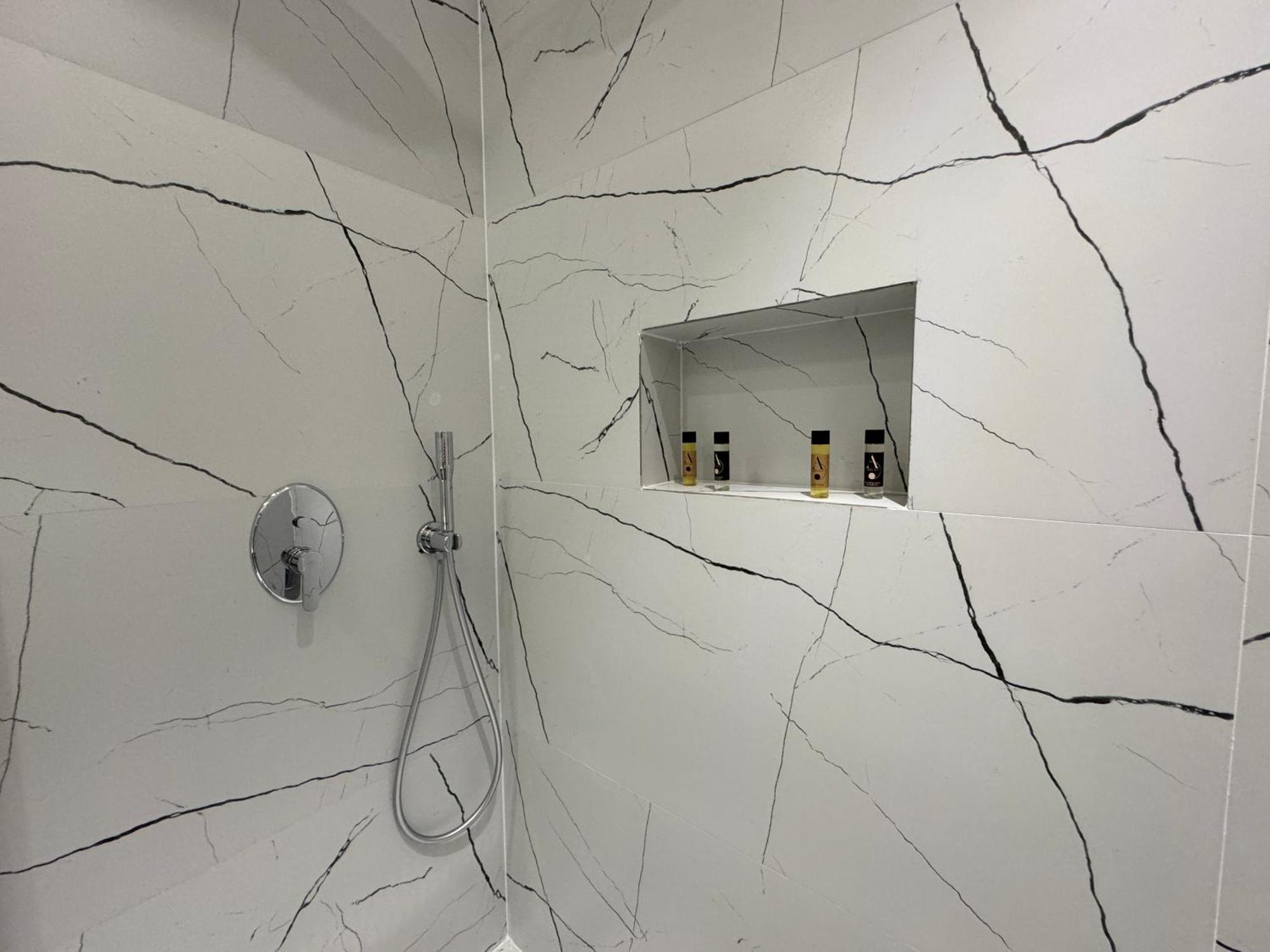 Twins Hotel Vlorë מראה חיצוני תמונה