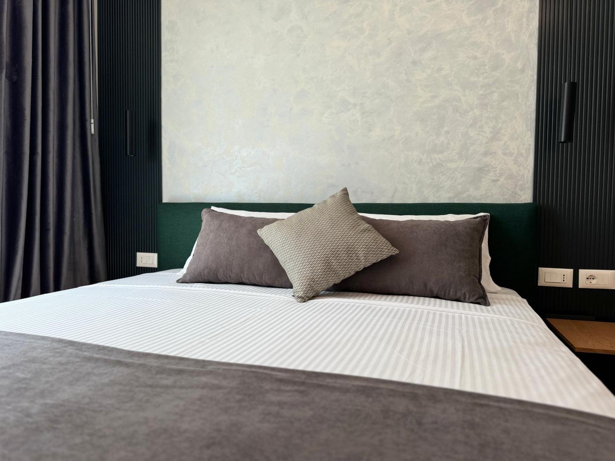 Twins Hotel Vlorë מראה חיצוני תמונה