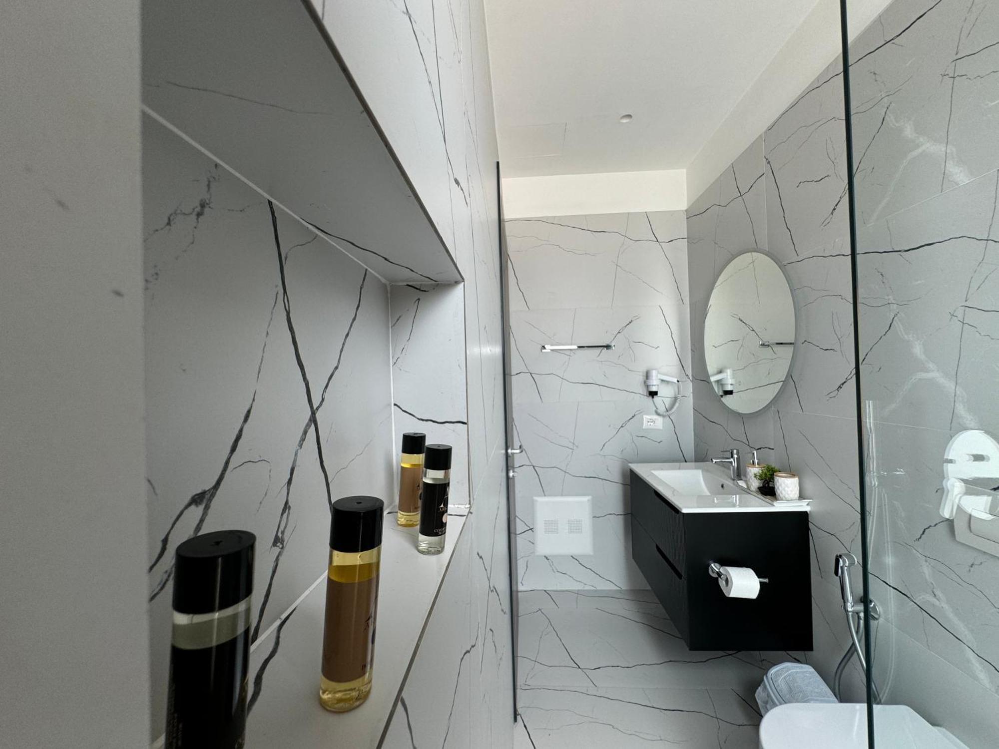 Twins Hotel Vlorë מראה חיצוני תמונה
