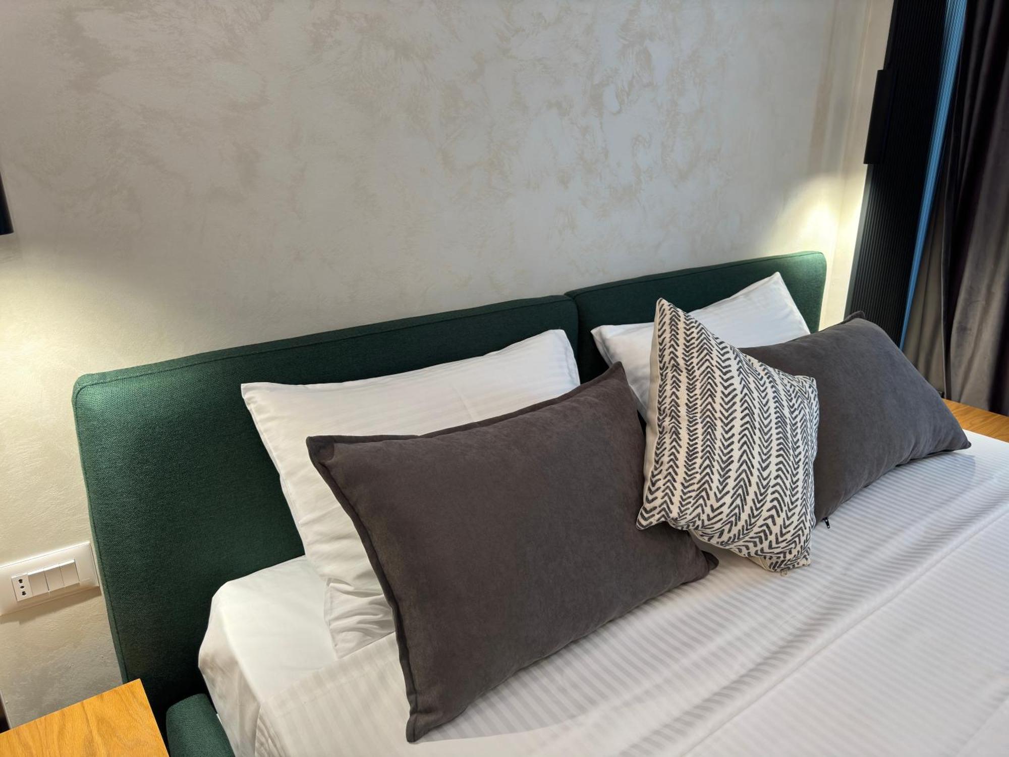 Twins Hotel Vlorë מראה חיצוני תמונה