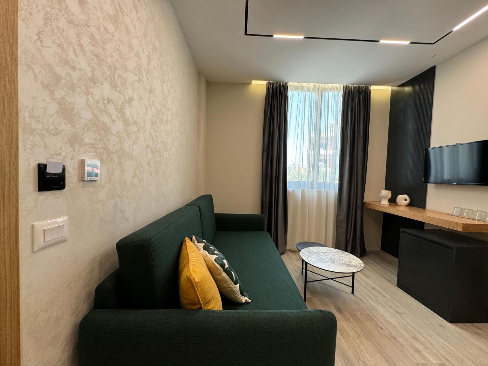 Twins Hotel Vlorë מראה חיצוני תמונה