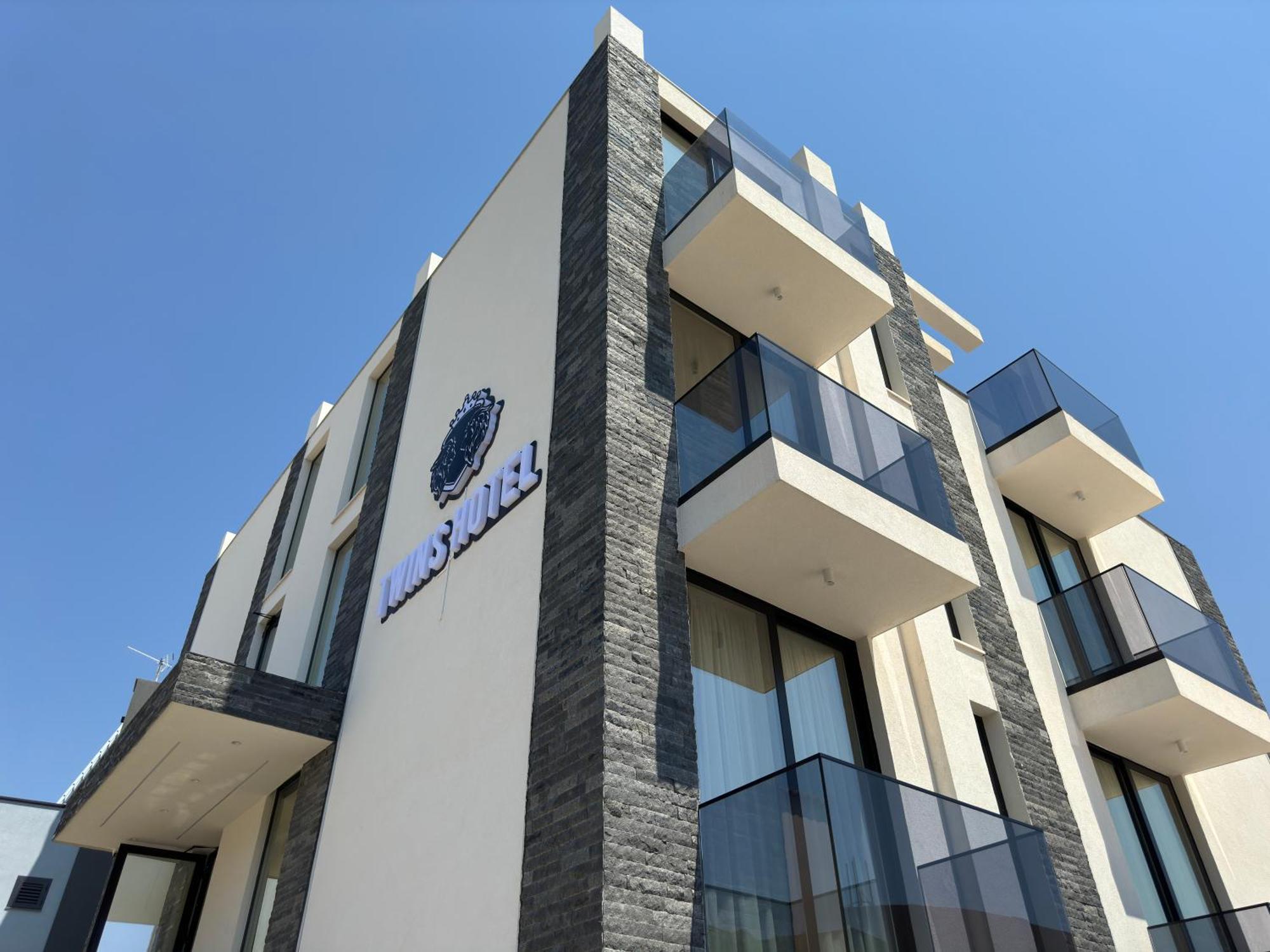 Twins Hotel Vlorë מראה חיצוני תמונה