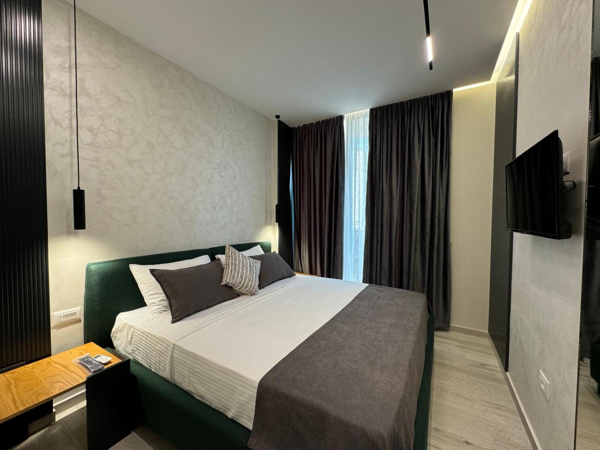 Twins Hotel Vlorë מראה חיצוני תמונה