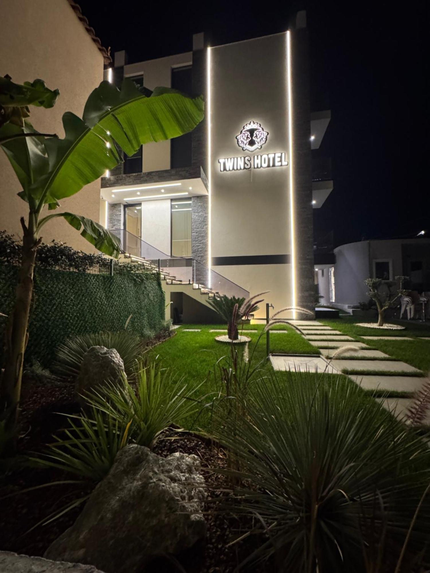 Twins Hotel Vlorë מראה חיצוני תמונה